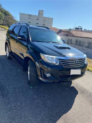 TOYOTA HILUX SW4 3.0 SRV 4X4 7 LUGARES 16V TURBO INTERCOOLER DIESEL 4P AUTOMÁTICO